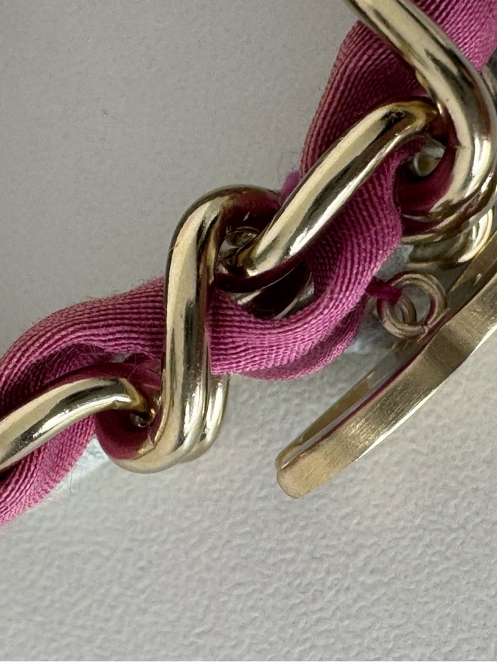 CHANEL Gold-Tone Chain Bracelet with Pink and Cream Fabric Weave - Picture 2 of 3